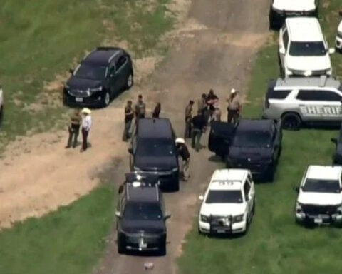 Law enforcement agencies searching for murder suspect who removed ankle monitor