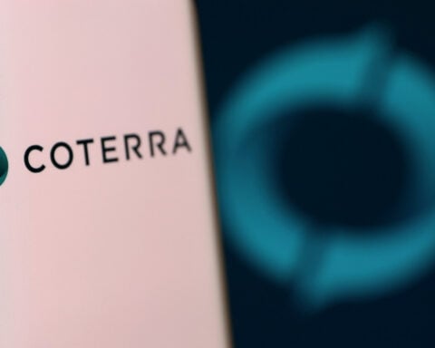 Shale producer Coterra Energy reports higher quarterly profit, cuts spending target