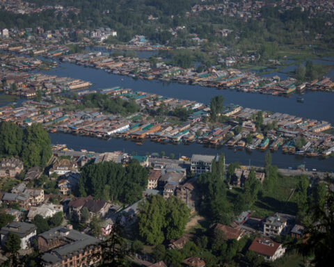 Kashmir prepares for tourism 'long lull' as war cries ring loud