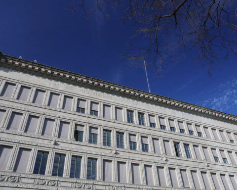 Swiss National Bank ready to take rates below zero to tackle low inflation