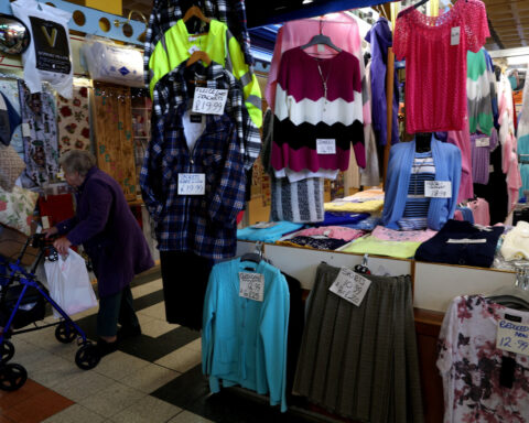 UK services sector contracts at steepest pace since 2023, PMI shows
