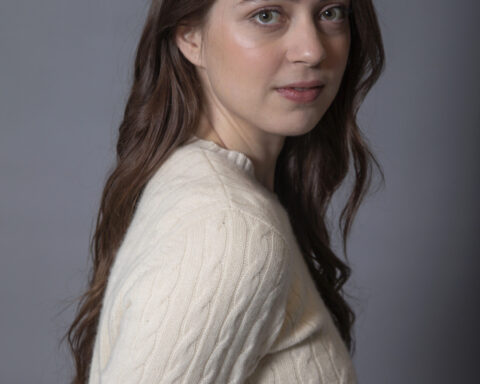Singer-songwriter Lizzy McAlpine makes her Broadway debut, coming at a 'perfect time'