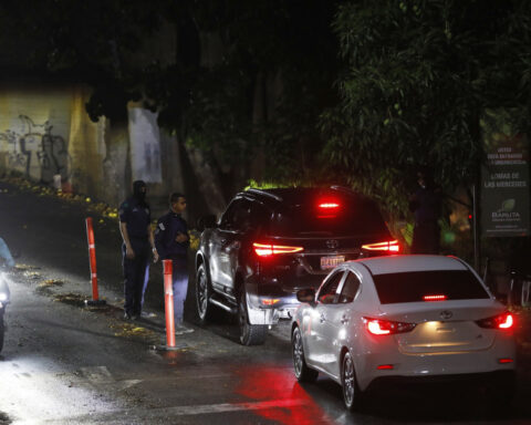 Venezuelan opposition members leave Argentine diplomatic compound after over a year and are in US