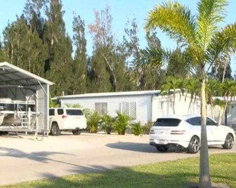 Florida deputies looking for naked man caught on camera roaming around neighborhood