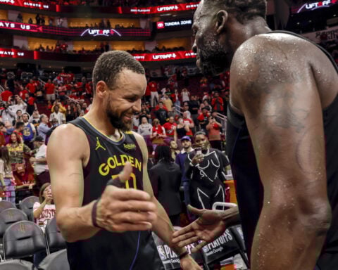 Warriors sideline Curry for at least a week with hamstring strain, putting rest of series in flux