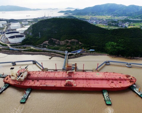 Oil prices rise 3% on support from US-China trade hopes
