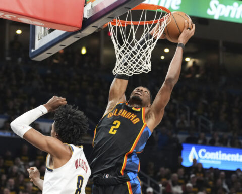 Gilgeous-Alexander scores 34 as Thunder roll past Nuggets 149-106, tie West semis at 1-1