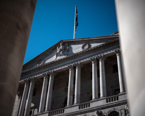 The Bank of England cuts interest rates as tariffs endanger global economic growth