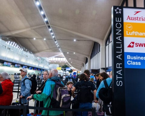 Dept. of Transportation announces plans to build new air traffic control system after decades of problems