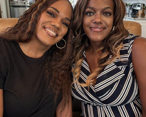 Daughter says mom 'gave me life twice' with kidney donation as pair graduate nursing school together