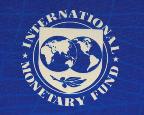 IMF frees $1 billion for Pakistan, approves new $1.4 billion program