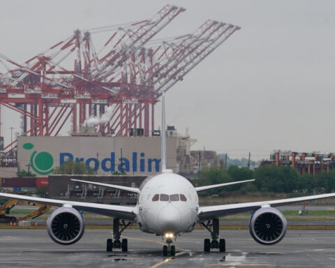 'Scopes just went black again' as Newark air traffic hit by new outage