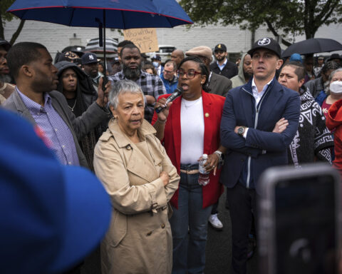 Mayor Baraka of Newark, New Jersey, arrested at immigration detention center he has been protesting