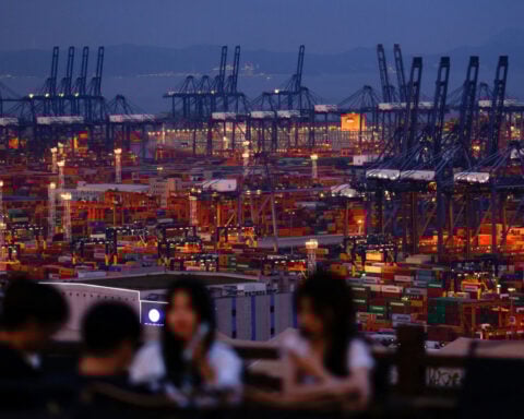 China and the US to talk trade war ceasefire, not peace