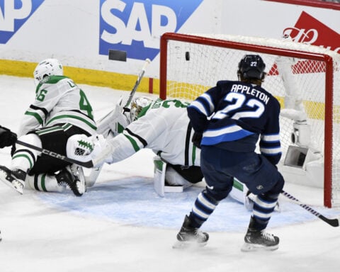 Connor Hellebuyck makes 21 saves, Jets beat Stars 4-0 in Game 2 to tie series