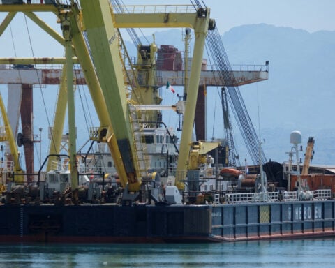 Salvage of Lynch's sunken yacht paused after diver's death