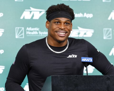 Jets tryout Giovanni Williams looks to join brothers Quinnen and Quincy to make some NFL history