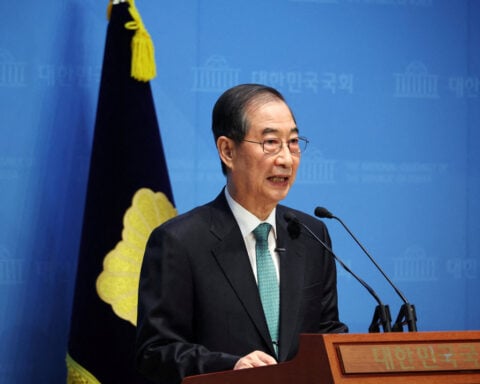South Korea's former PM Han drops presidential bid, ending rift among conservatives