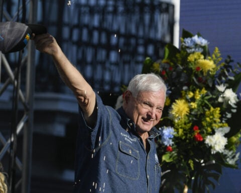 Former Panamanian president Martinelli leaves Nicaraguan embassy for asylum in Colombia
