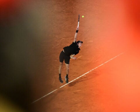 American Danielle Collins stuns world No. 2, ending her reign at Italian Open