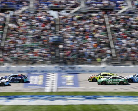 Kyle Larson wins again at Kansas, dominating for his 3rd NASCAR Cup Series win this season