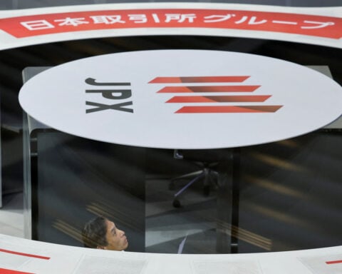 Japanese foreign equity purchases in April hit 20-year high on global market volatility