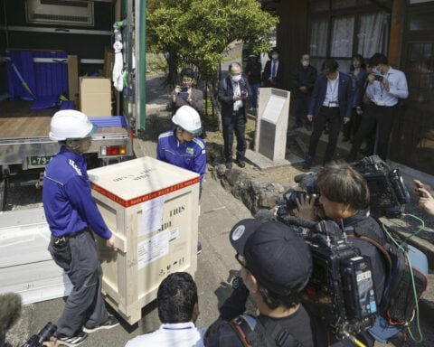 A Buddhist statue stolen from a Japanese temple nearly 13 years ago is returned from South Korea