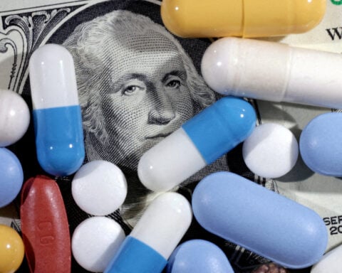 Trump says he will cut drug prices by 59%