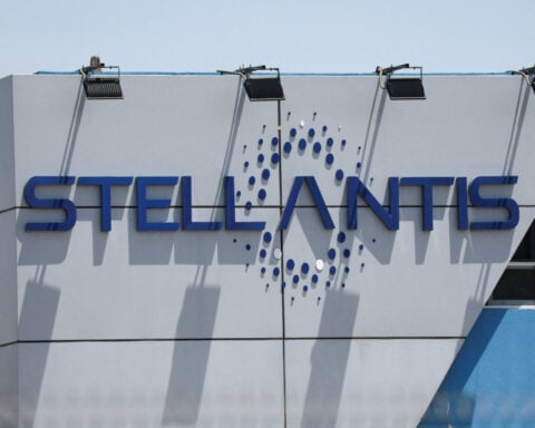 Stellantis eyes November for start of hybrid Fiat 500 production