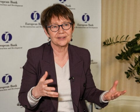 Awaiting US cash, EBRD gives funders till end of the year to pay up