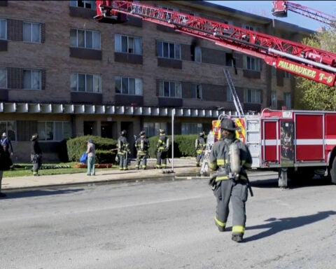 5th person dies from blaze that forced residents to jump from Milwaukee apartment building windows