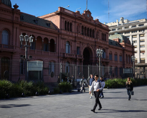 Fitch upgrades Argentina's rating on IMF support, Forex reforms