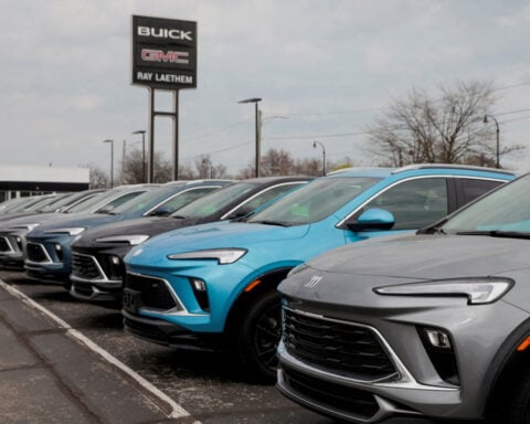 US car prices higher in April after tariffs hit