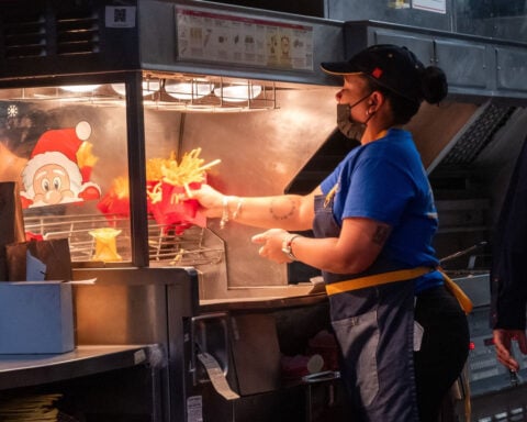McDonald’s says it plans to hire 375,000 people this summer