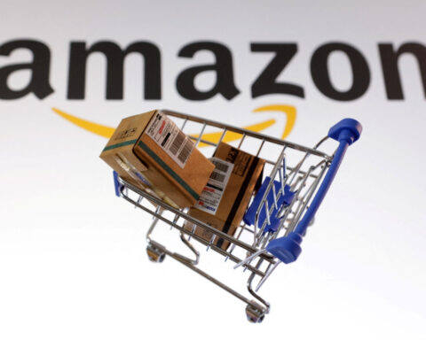 Amazon signs up FedEx for residential deliveries