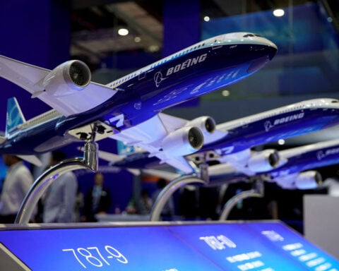 China lifts Boeing delivery ban as tariff war cools, Bloomberg News reports