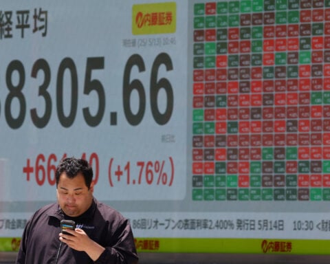 Foreign investors return to Asian equities in May, reversing prolonged outflows