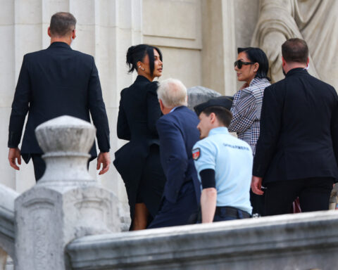 Kim Kardashian gives evidence in Paris jewel heist trial