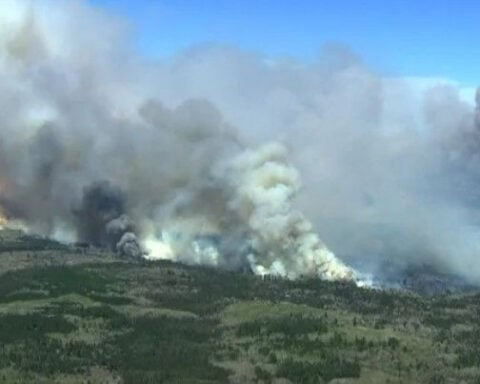 Wildfires prompt evacuations in northeastern Minnesota