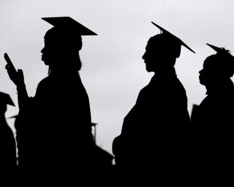 Americans’ credit card debt falls, but past-due student loans drag on credit scores