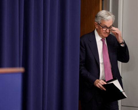 Fed to stay patient amid cooling trade war and inflation