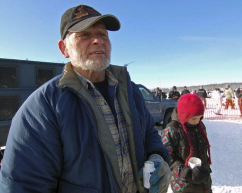 Dan Seavey, patriarch of Alaska mushing family who raced in the first Iditarod, dies