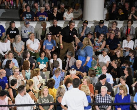 Buttigieg presses an anti-Trump message in Iowa and demands Democrats make their agenda clear