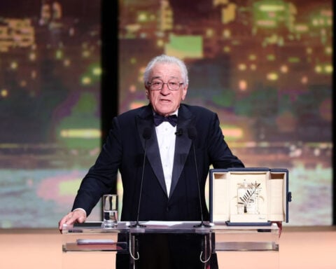 Robert De Niro hits out at Trump in Cannes speech