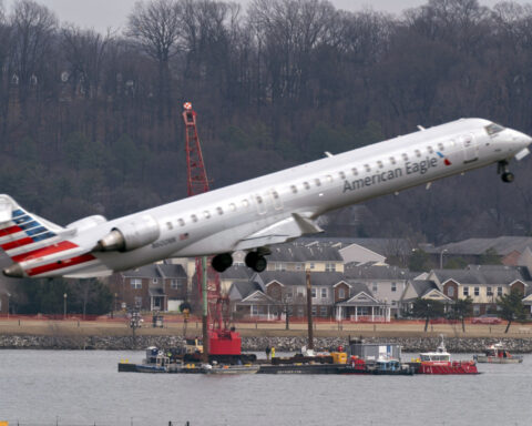 Hotline between military and air traffic controllers in Washington hasn't worked for over 3 years