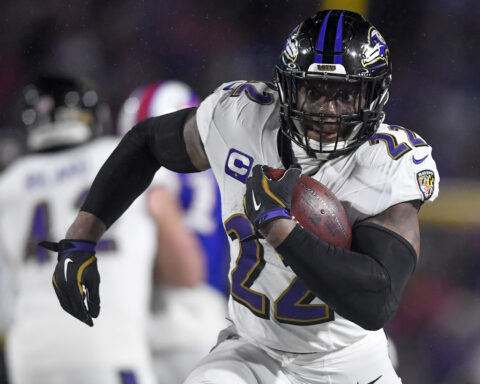 Ravens reach 2-year, $30 million extension with running back Derrick Henry, AP source says
