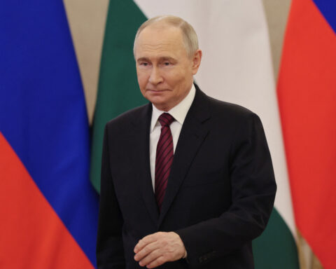 Putin to skip Ukraine talks, Russian team includes seasoned negotiators