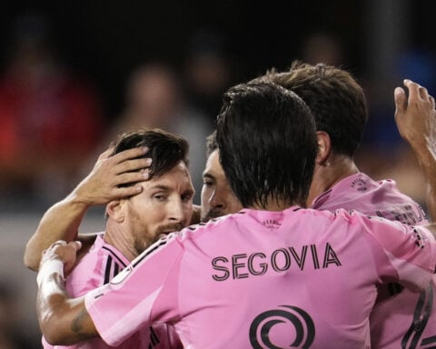 Allende scores twice to help Inter Miami tie the Earthquakes 3-3 in Messi's MLS Bay Area debut