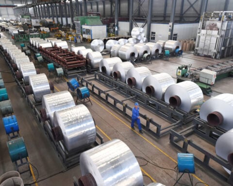 China's output cap to underpin aluminium despite trade wars