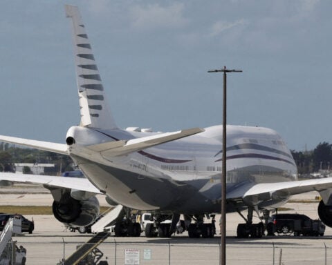 Trump's Qatari 747 may need fighter escorts to serve as Air Force One